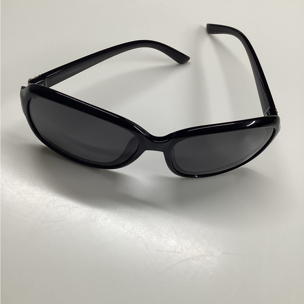 CLASSIC BLACK FRAME POLARIZED SUNGLASSES - Picture 4 of 11